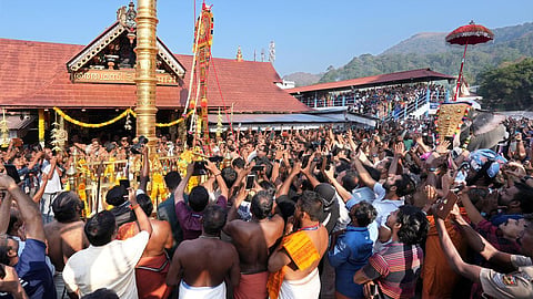 எதிர்பாராத வகையில் உயிரிழந்தால் சபரிமலை பக்தர்களுக்கு ரூ.10-க்கு ரூ.5 லட்சம் ஆயுள் காப்பீடு
