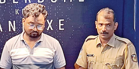கேரள  மாநிலம் திருவனந்தபுரத்தில் கைது செய்யப்பட்ட ஸ்டீபன் ராஜ்.