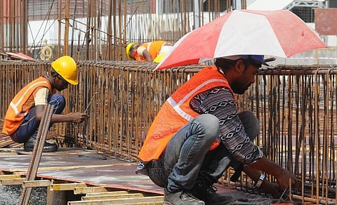மலேசியாவில் கட்டிட பணியாளர், வெல்டர்களுக்கு வேலை