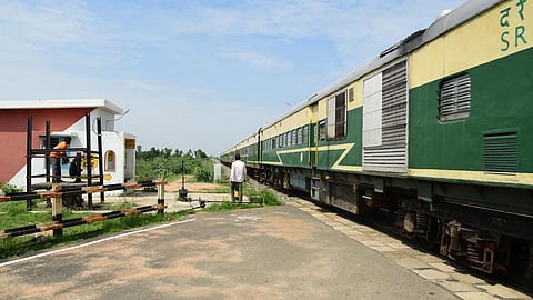 சென்னை - காரைக்குடி இடையே கம்பன் விரைவு ரயிலை மீண்டும் இயக்க வேண்டும்: நாடாளுமன்றத்தில் நாகை எம்.பி. வலியுறுத்தல்