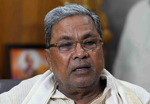 மனைவிக்கு மாற்று நிலம் ஒதுக்கிய விவகாரத்தில் சித்தராமையாவுக்கு ஆளுநர் நோட்டீஸ்