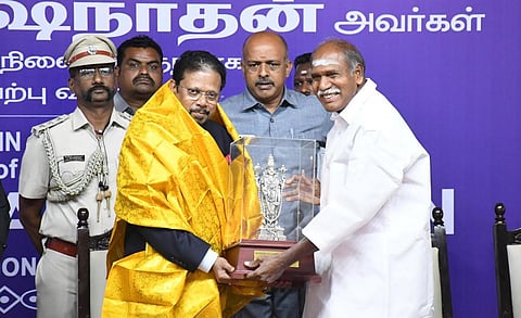 புதுச்சேரி ஆளுநராக கைலாஷ்நாதன் பதவியேற்பு: முதியோர் உதவித்தொகை கோப்பில் முதல் கையெழுத்து