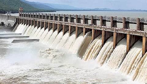 துங்கபத்ரா அணையின் மதகு உடைந்ததன் எதிரொலி: கர்நாடக அணைகளின் பாதுகாப்பை ஆய்வு செய்ய துணை முதல்வர் உத்தரவு