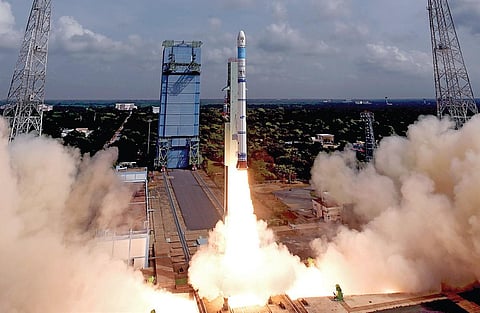எஸ்எஸ்எல்வி-டி3 ராக்கெட் பயணம் வெற்றி: 2 செயற்கைக் கோள்கள் நிலைநிறுத்தம்
