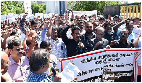 மருத்துவர்கள் போராட்டம்