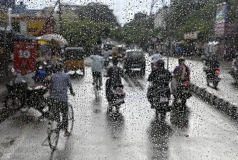 சில மாவட்டங்களில் இன்று மிதமான மழை பெய்யக்கூடும்: வானிலை ஆய்வு மையம் தகவல்