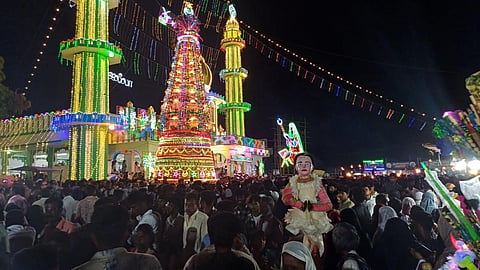 புதுக்கோட்டை - கோட்டைப்பட்டினம் ராவுத்தர் அப்பா ஒலியுல்லா தர்காவில் சந்தனக்கூடு விழா