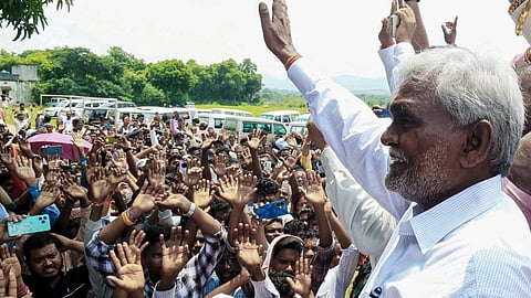 ஜார்க்கண்ட்டில் தேர்தல் நடக்க உள்ள நிலையில் முன்னாள் முதல்வர் சம்பய் சோரன் புதிய கட்சி தொடங்க திட்டம்