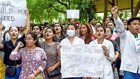 உச்ச நீதிமன்ற அறிவுரை எதிரொலி: டெல்லி எய்ம்ஸ் மருத்துவர்களின் வேலைநிறுத்தப் போராட்டம் வாபஸ்