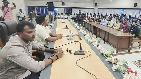 விளையாட்டுத் துறையில் இளைஞர்களுக்கு நிறைய வாய்ப்புகள் உள்ளன: இந்திய கிரிக்கெட் வீரர் நடராஜன்