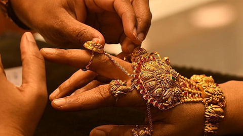 தங்கம் பவுனுக்கு ரூ.160 குறைந்தது
