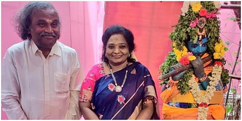 சென்னை கோபாலபுரத்தில் உள்ள வேணுகோபால சுவாமி கோயிலில் தமிழிசை சவுந்தரராஜன் சாமி தரிசனம் செய்தார்.