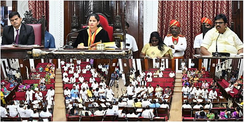 சென்னை மாநகராட்சி மாமன்ற கூட்டம் மேயர் ஆர்.பிரியா தலைமையில், துணை மேயர் மு.மகேஷ் குமார், ஆணையர் ஜெ.குமரகுருபரன் ஆகியோர் முன்னிலையில் ரிப்பன் மாளிகையில் நடைபெற்றது.