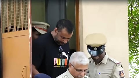 நடிகர் தர்ஷன் பெல்லாரி சிறைக்கு மாற்றம்: கூட்டாளிகள் மைசூரு சிறையில் அடைப்பு