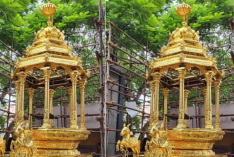 காஞ்சிபுரத்தில் தயாரிக்கப்பட்டு அமெரிக்காவின் சியாட்டில் நகருக்கு கொண்டு செல்லப்பட உள்ள 23 அடி உயரம் கொண்ட ரூ.1.25 கோடி மதிப்பிலான தங்க முலாம் பூசப்பட்ட தேர்.