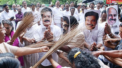 பாலியல் வழக்கில் சிக்கிய நடிகர்களை கைது செய்ய கேரள போலீஸார் தீவிரம்