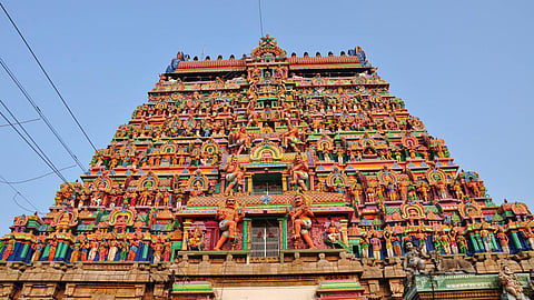 சிதம்பரம் கோயிலின் 10 ஆண்டுகால வரவு செலவு கணக்கு தாக்கல் செய்ய வேண்டும்: பொது தீட்சிதர்கள் குழுவுக்கு ஐகோர்ட் உத்தரவு