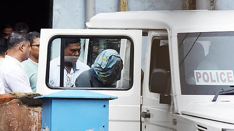 கொல்கத்தாவில் பெண் பயிற்சி மருத்துவர் கூட்டு பாலியல் கொடுமைக்கு ஆளாகவில்லை: ஒரே குற்றவாளி சஞ்சய் ராய் என்று சிபிஐ தகவல்