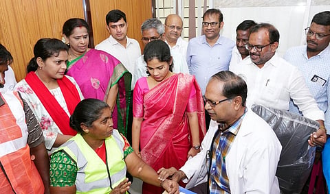 சென்னை மாநகராட்சி பணியாளர்கள் 11,931 பேருக்கு உடல் பரிசோதனை முகாம்: மேயர் பிரியா தொடங்கி வைத்தார்