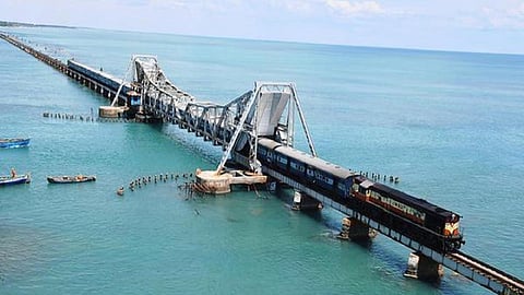 பாம்பன் நாட்டுப் படகு மீனவர்கள் 35 பேருக்கு 4-வது முறையாக காவலை நீட்டித்தது இலங்கை நீதிமன்றம்
