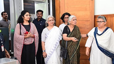 ஹேமா கமிட்டி அறிக்கை விவகாரம்: கேரள முதல்வரிடம் பெண்கள் அமைப்பு திடீர் கோரிக்கை