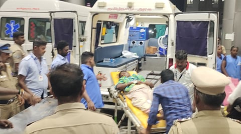 திமுக கூட்டத்தில் வழங்கப்பட்ட பிரியாணியை சாப்பிட்ட 65 பேருக்கு வாந்தி, மயக்கம்: மருத்துவமனையில் அனுமதி