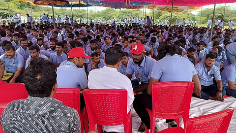 சாம்ஸங் ஊழியர்கள் வேலை நிறுத்தம்: முதல்வர் தலையிட்டு தீர்வுகாண பாஜக வலியுறுத்தல்