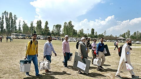 ஜம்மு காஷ்மீர் தேர்தல் | முதல் கட்ட வாக்குப்பதிவு தொடங்கியது: அமித் ஷா, கார்கே அழைப்பு
