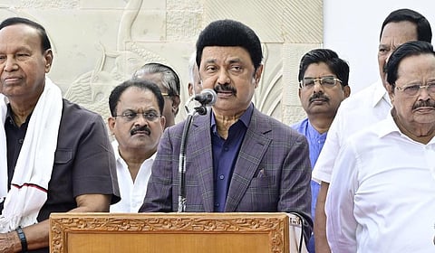 முதல்வரின் பயணம் முதலீடுகளை அள்ளித் தரட்டும்!