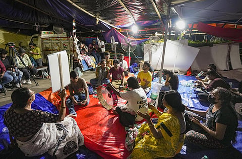 கொல்கத்தா போராட்டக் களத்தில் கூடாரம் அகற்றம்: மருத்துவர்கள் குற்றச்சாட்டு
