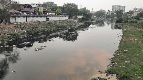 கூவம், அடையாறு ஆறுகளில் மின்னுற்பத்தி நிலையங்கள்: தமிழ்நாடு பசுமை எரிசக்தி கழகம் திட்டம்