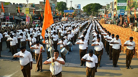 ஆர்எஸ்எஸ் ஊர்வலத்துக்கு உச்ச நீதிமன்றம் வகுத்துள்ள விதிமுறைகளை ஏன் பின்பற்றவில்லை? - போலீஸாருக்கு ஐகோர்ட் கேள்வி