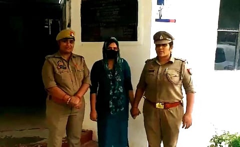 ரூ.4 லட்சத்துக்கு கூலிப்படையை அனுப்பி ஏர் இந்தியா ஊழியரை கொன்ற வழக்கு: பிரபல பெண் தாதா டெல்லியில் கைது