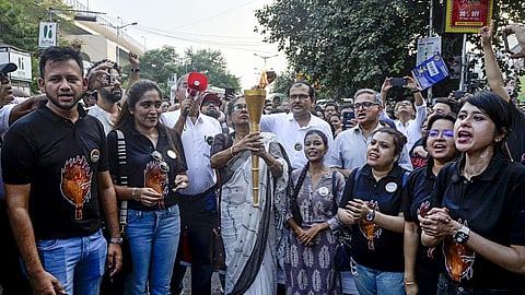 ஆர்.ஜி.கர் மருத்துவமனை விவகாரம்: 42 நாட்களுக்கு பின்பு பணிக்குத் திரும்பிய இளநிலை மருத்துவர்கள்