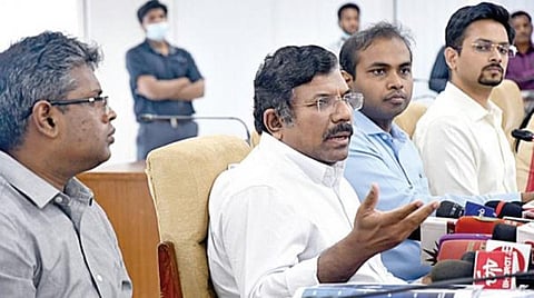வடகிழக்கு பருவமழை முன்னெச்சரிக்கை நடவடிக்கைகள்: மாவட்ட ஆட்சியர்களுடன் தலைமை செயலாளர் ஆலோசனை