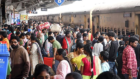 தொடர் பண்டிகை விடுமுறை வருவதால் ரயில்களில் தீவிர டிக்கெட் பரிசோதனை நடத்த உத்தரவு