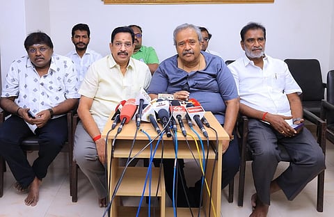 24 மணி நேரமும் படங்களை திரையிட அனுமதி தேவை - தமிழக அரசுக்கு திரையரங்க உரிமையாளர்கள் கோரிக்கை