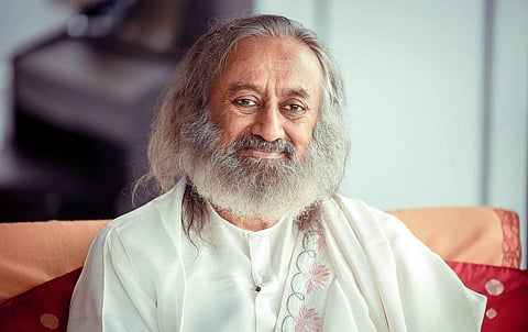 துயரத்தில் இருந்து விடுபட்டு மன அமைதி பெற பிராணாயாமம் போன்ற பயிற்சிகள் அவசியம்: ஸ்ரீஸ்ரீ ரவிசங்கர் அறிவுறுத்தல்