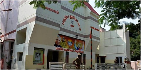 சிறப்பு திட்ட செயலாக்க அதிகாரிகள் அரசியல் தலையீடின்றி பணிபுரியும் சூழலை உருவாக்குக: தமிழக பாஜக