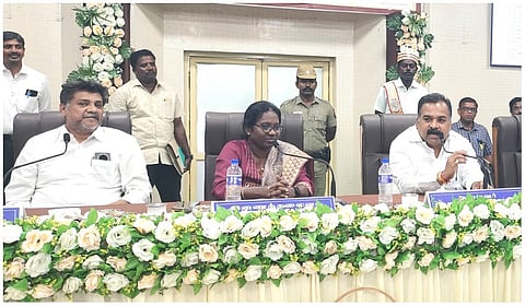 ‘அரசு உதவிபெறும் பள்ளிகளில் மாணவர் சேர்க்கைக்கு பணம் வசூலிப்பு’ - விருதுநகர் கூட்டத்தில் எம்எல்ஏக்கள் புகார்