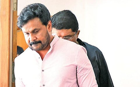 நடிகை பாலியல் துன்புறுத்தல் வழக்கு: நடிகர் திலீப் நீதிமன்றத்தில் ஆஜர்