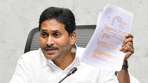 நம்பிக்கை பத்திரத்தில் கையெழுத்திட வலியுறுத்தியதால் திருமலை பயணத்தை ரத்து செய்தார் ஜெகன்மோகன்
