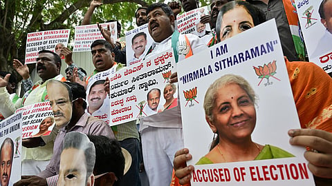 மிரட்டி தேர்தல் பத்திரம் மூலம் நன்கொடை பெற்றதாக புகார்: மத்திய அமைச்சர் நிர்மலா சீதாராமன் மீது வழக்கு