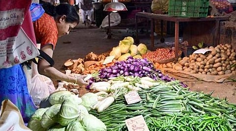 கோயம்பேட்டில் கத்தரிக்காய் விலை சரிவு: கிலோ ரூ.10-க்கு விற்பனை