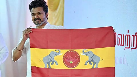 யானை சின்னம் இடம்பெற்ற விஜய் கட்சி கொடி விவகாரம்: இந்திய தேர்தல் ஆணையம் தலையிட மறுப்பு
