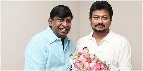 மதுரையில் துணை முதல்வர் உதயநிதிக்கு, நடிகர் வடிவேலு பூங்கொத்து கொடுத்து வாழ்த்து தெரிவித்தார் |  படம்: எஸ்.கிருஷ்ணமூர்த்தி.