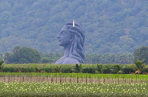ஈஷா யோகா மையத்துக்கு எதிரான வழக்கில் இனி உச்ச நீதிமன்றம் விசாரணை - நடந்தது என்ன?