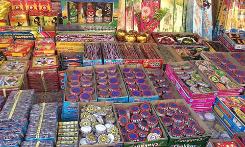 தீபாவளி பட்டாசு கடை வைக்க விரும்புவோர் ஆன்லைனில் அக்.19-க்குள் விண்ணப்பிக்க அரசு அழைப்பு