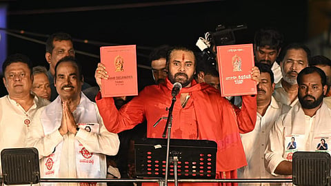 “சனாதனத்தை அழிக்க முயன்றால் அழிந்து போவீர்கள்” - உதயநிதியை மறைமுகமாக சாடிய பவன் கல்யாண்