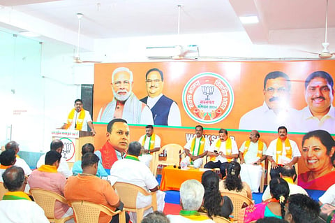 “உறுப்பினர் சேர்க்கையில் அலட்சியம் காட்டாதீர்” - புதுச்சேரி பாஜகவுக்கு மேலிட பொறுப்பாளர் அறிவுரை